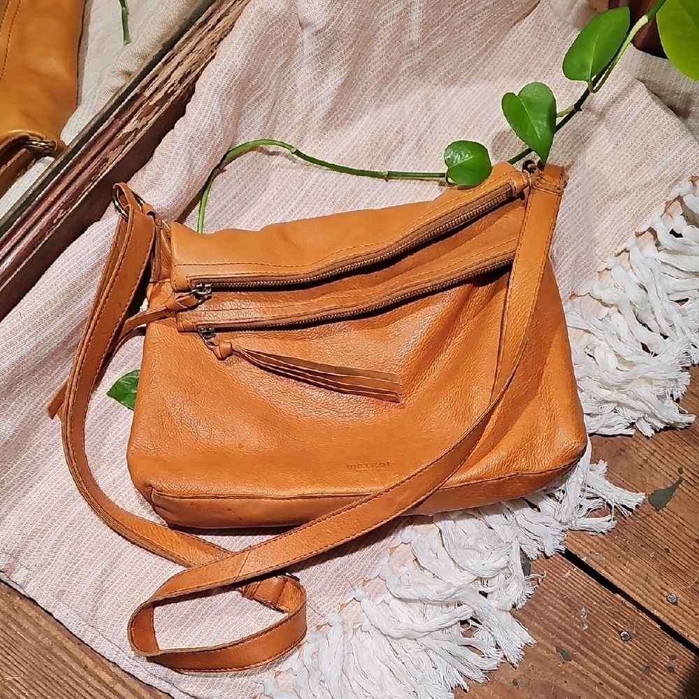 Marrot Tan Leather Shoulder Bag
